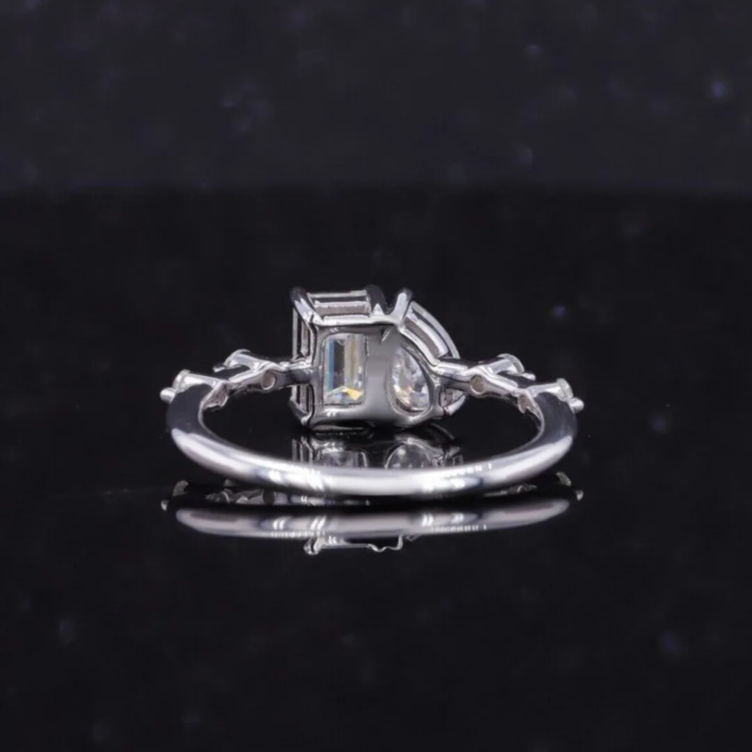 /public/photos/live/Real Emerald and Pear Cut Toi Et Moi Moissanite Ring 649 (3).webp